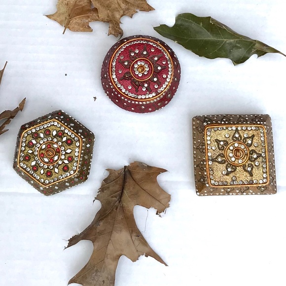 Home Accent Decor - Small gold and Rose colored - Picture 4 of 4